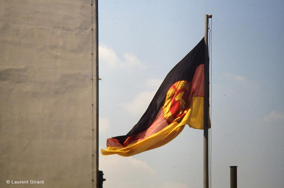 Le drapeau de la RDA